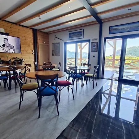 Edelweiss Mountain Деревянный коттедж